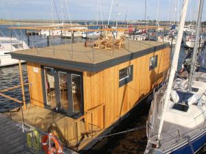 obrázek - Premium houseboat on the lake