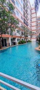 1 Bedroom Furnished Condo Park Lane 812
