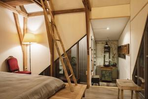 Phòng 4 người nhìn ra vườn (Quadruple Room with Garden View)