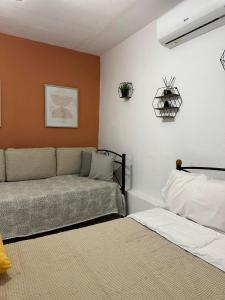 So Simple Guest House,Mouresi