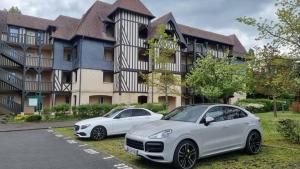 Appartements 2 pieces avec piscine chauffee : photos des chambres