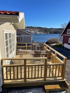 New house by the lake Bunn & private bathing jetty - 4hvězdičkové hotely ve městě Gränna