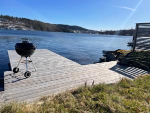New house by the lake Bunn & private bathing jetty