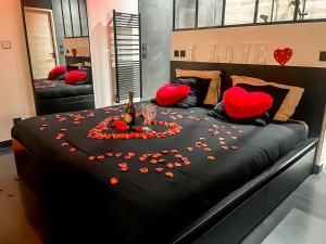Appartements Nouveau ! Suite privee avec Jacuzzi & Piscine : photos des chambres