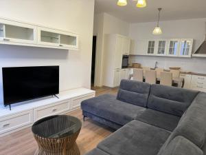 Sun Hill Green Coast, Palase