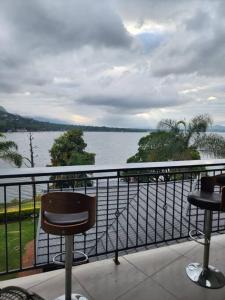 BondMakers at Kosmos