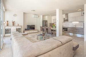 AP 6+2 in one of the most luxury building in Omis 