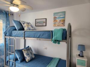 Triplex Adosado de cuatro dormitorios de esencia marítima a 2 minutos de la playa!