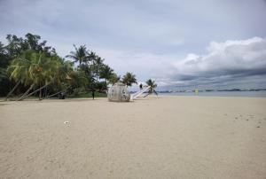 Carnelian Tower Hotel at ForestCity 4117 with WIFI