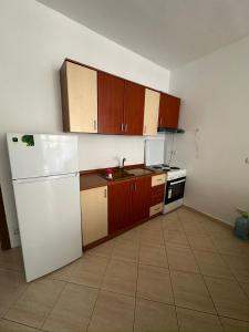 2 Bedroom Apartment Golem