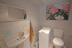 Maisons de vacances Gite Montbrugnaud: 