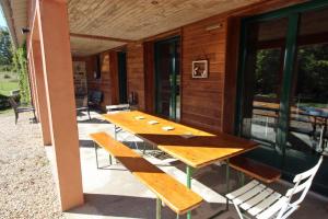 Maisons de vacances Gite Montbrugnaud: 