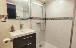 Studio calme petite vue lac