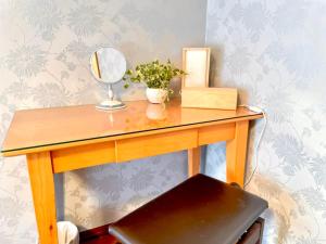 Shinjuku-Okubo sta, 3 min walk-Switch-Movie-Internet-Mobile Wi-Fi