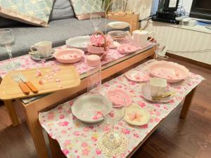 Shinjuku-Okubo sta, 3 min walk-Switch-Movie-Internet-Mobile Wi-Fi