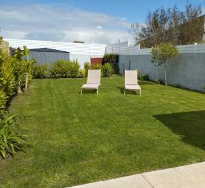 L'Escale Bretonne 4 personnes, proche mer, jardin privé clos et indépendant, appartement en rez de chaussé - 4-star hotels in Le Guilvinec