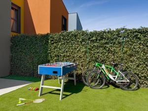 "CASA BELLA VITA" with large SPA and counter-current swimming near the beach!