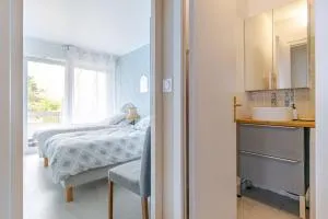 Escapade ensoleillée avec 2 chambres - parking privé et court de tennis à proximité de la Plage Benoît de La Baule - 盖朗德