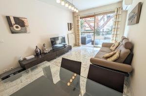 LACOUR7 Palmes dProperties