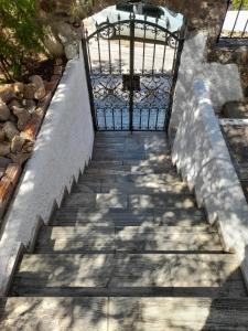 Αίγινα εξοχική κατοικία