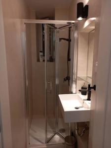 Centrally-located stylish place