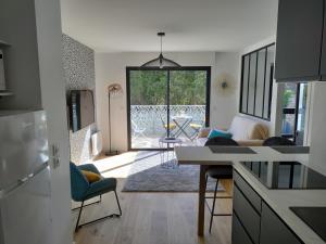 Appartements Evasion en bord de mer - 350m plage - Garage prive : photos des chambres