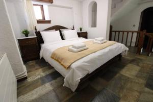 Raise Polydrosos Traditional Getaway