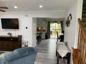 School Village Walk-in shower and jetted tub - 伊丽莎白镇