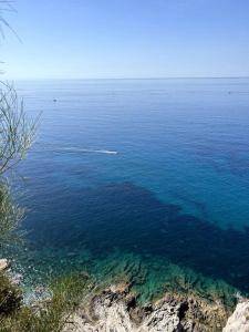 Alloggio a picco sul mare