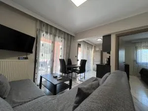 Luxury Apartment Agia Triada - نيا ميشانيونا