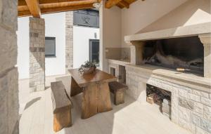 Awesome Apartment In Porec With Wifi