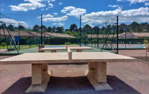 2 Bedroom Beautiful Home In Les Mathes