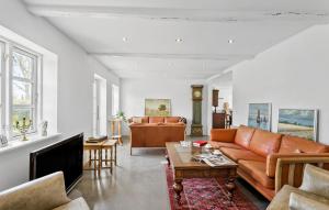 Cozy Home In Humble With Wifi