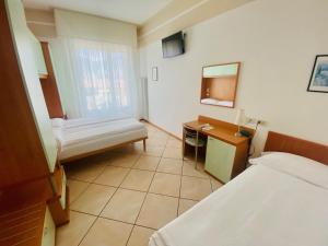 Double or Twin Room room in Hotel Ideal