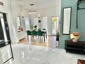 B-Home - Pócsmegyer