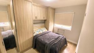 Apto inteiro e completo com ar quente e garagem