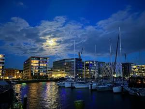 Gemütl Wohnung mit Blick auf den Hafen