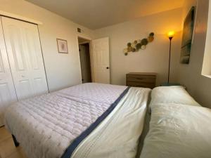 Peaceful Condo by Westgate, 2BR 1BA, King Bed & AC
