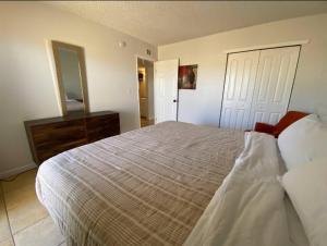 Peaceful Condo by Westgate, 2BR 1BA, King Bed & AC