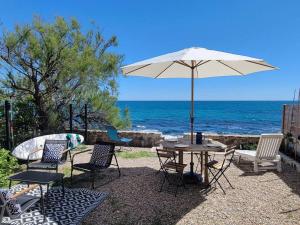 Le Cabanon, pieds dans leau, vue exceptionnelle