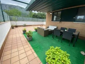 Apartamento con gran terraza y piscina - Posada de Llanes