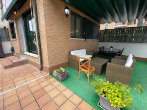 Gestiona2R - Apartamento con gran terraza y piscina