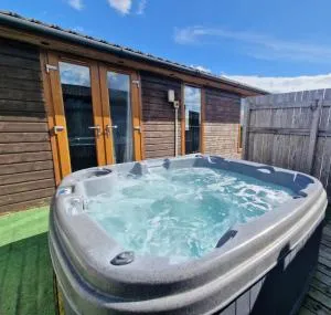 Cleish 7 With Private Hot Tub - Fife - Loch Leven - Lomond Hills - Pet Friendly - Kelty