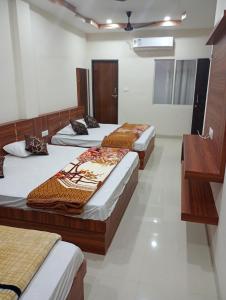 Hotel Barsana Palace, Near Mahakal Temple- 200 meter