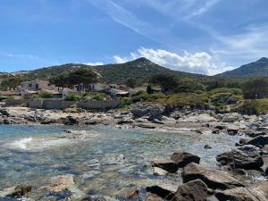 Maisons de vacances Casa Vista Bella - Maison en Corse avec grande terrasse et acces direct a la mer, Marine de Sant'Ambroggio entre Calvi et L'Ile Rousse : photos des chambres