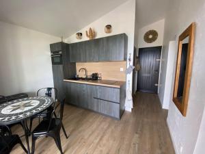 Maisons de vacances Casa Vista Bella - Maison en Corse avec grande terrasse et acces direct a la mer, Marine de Sant'Ambroggio entre Calvi et L'Ile Rousse : photos des chambres