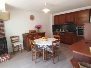 Maisons de vacances La Calmille Maison avec Jardin : photos des chambres
