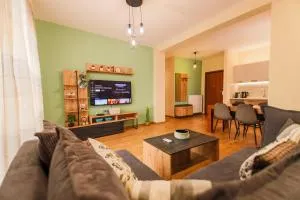 Harmony House - Perístasis