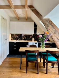 The Grutto, private apartment 25 min from city center