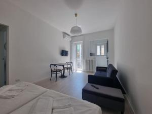 Milan new apartment in lively central area